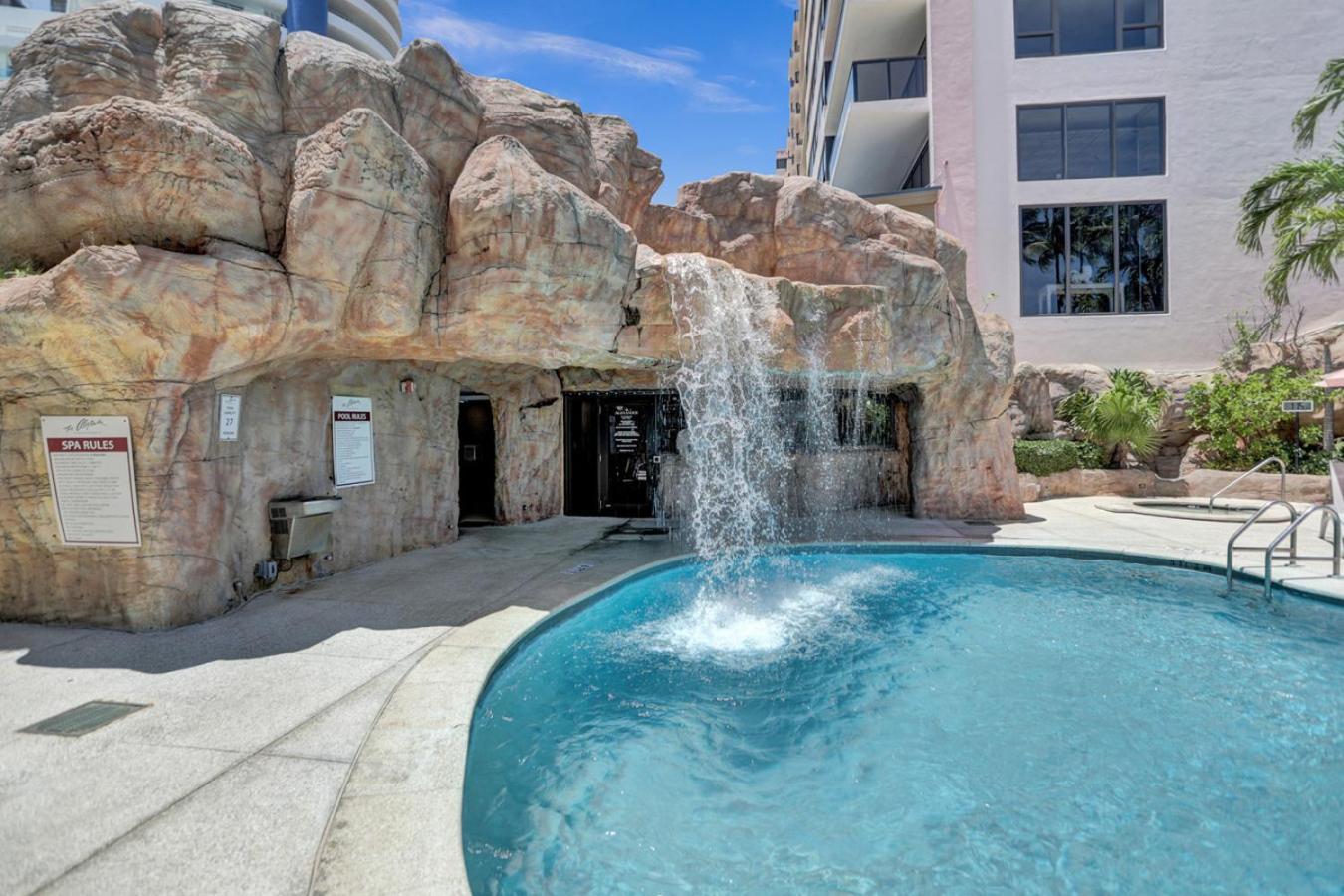 Luxury With Amenities Pools Gym And Sauna 804 *