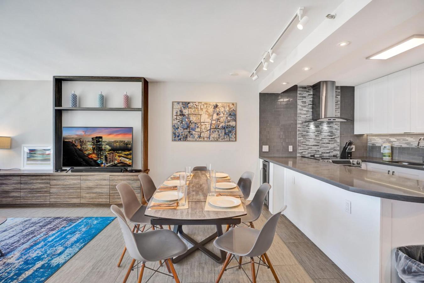 Luxury With Amenities Pools Gym And Sauna 804 Apartamento